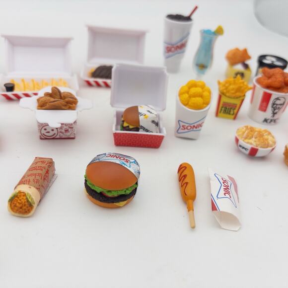 Zuru Mini Brands Foodie Fast Food Takeout Lot Of 30 Restaurant Item Miniatures - Picture 3 of 7